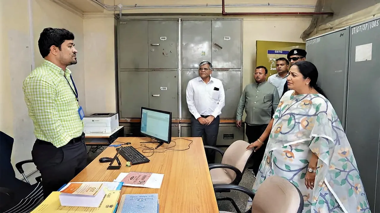 Delhi CM Conducts Surprise Inspection at State GST Office, ITO; Several Officials Found Absent