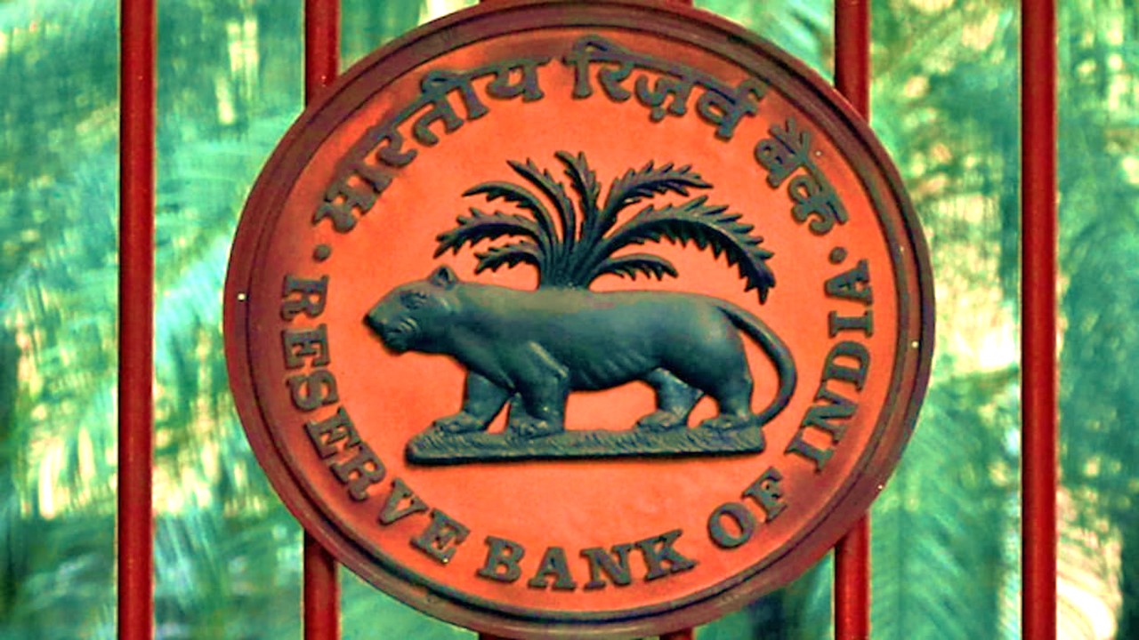 RBI Imposed Monetary Penalty on 6 Cooperative Banks and 2 Shahkari Bank; Check Name of the Banks