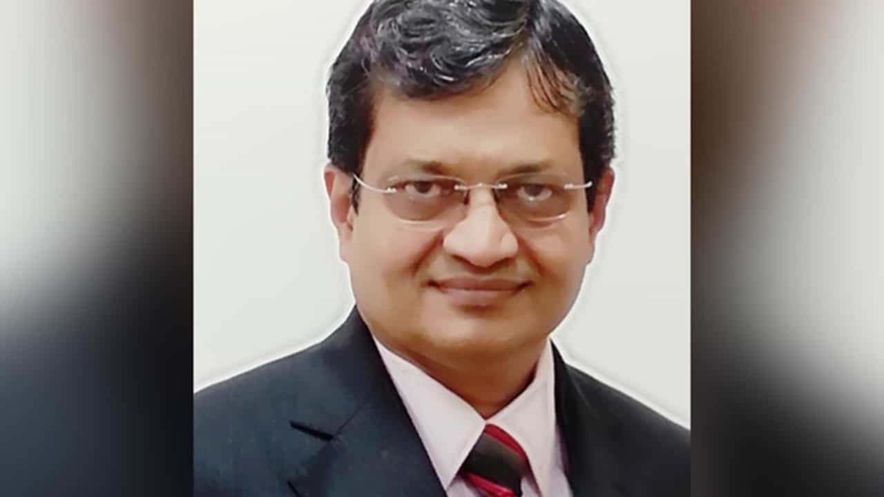 ICAI President asks members to promote, adopt Hindi in their work, faces critisism
