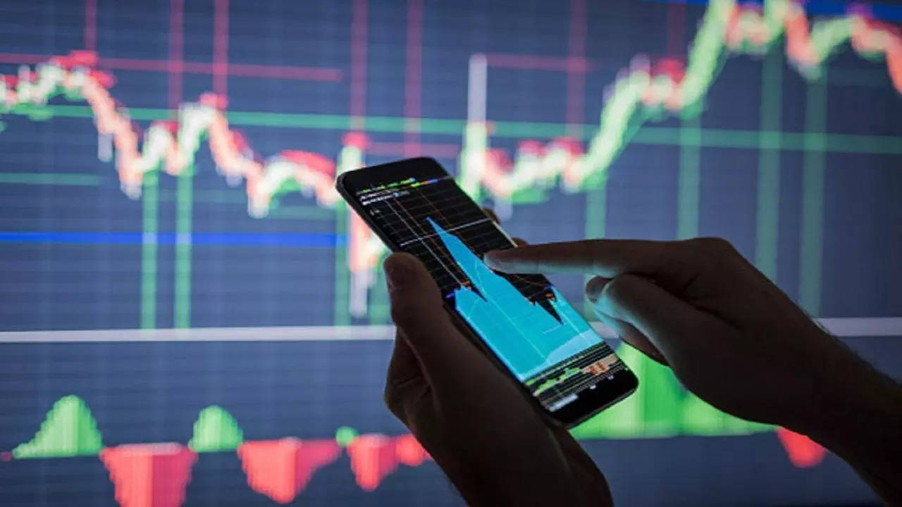 Two Small Cap Stocks giving upto 17% returns; check names of these Two Stocks