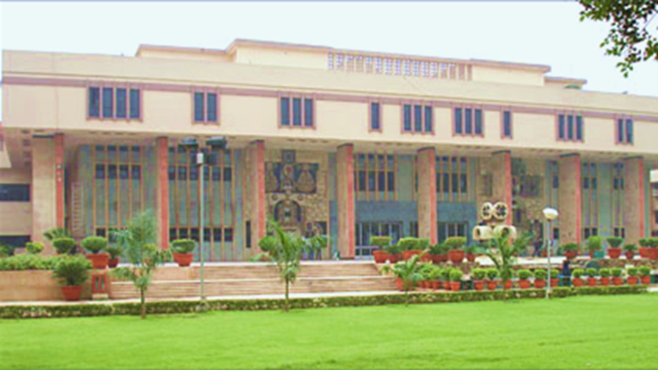 HC allows Tax Deduction on huge Bonus Payment to Directors even if same was prohibited by Payment of Bonus Act