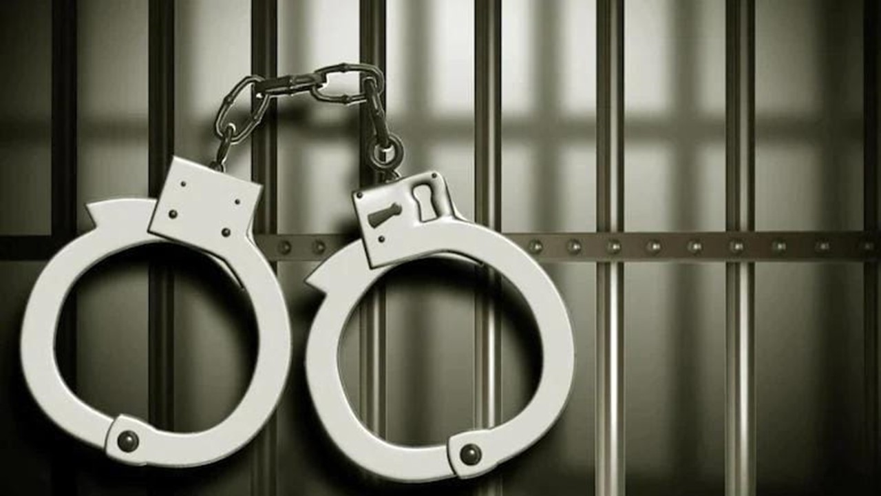 Sub Inspector of Delhi Police arrested by CBI for Accepting Bribe of Rs.15000