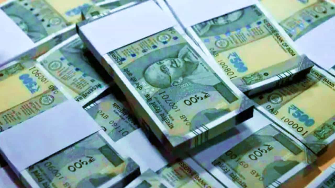DRI seized smuggled Fake Currency Notes at Pune