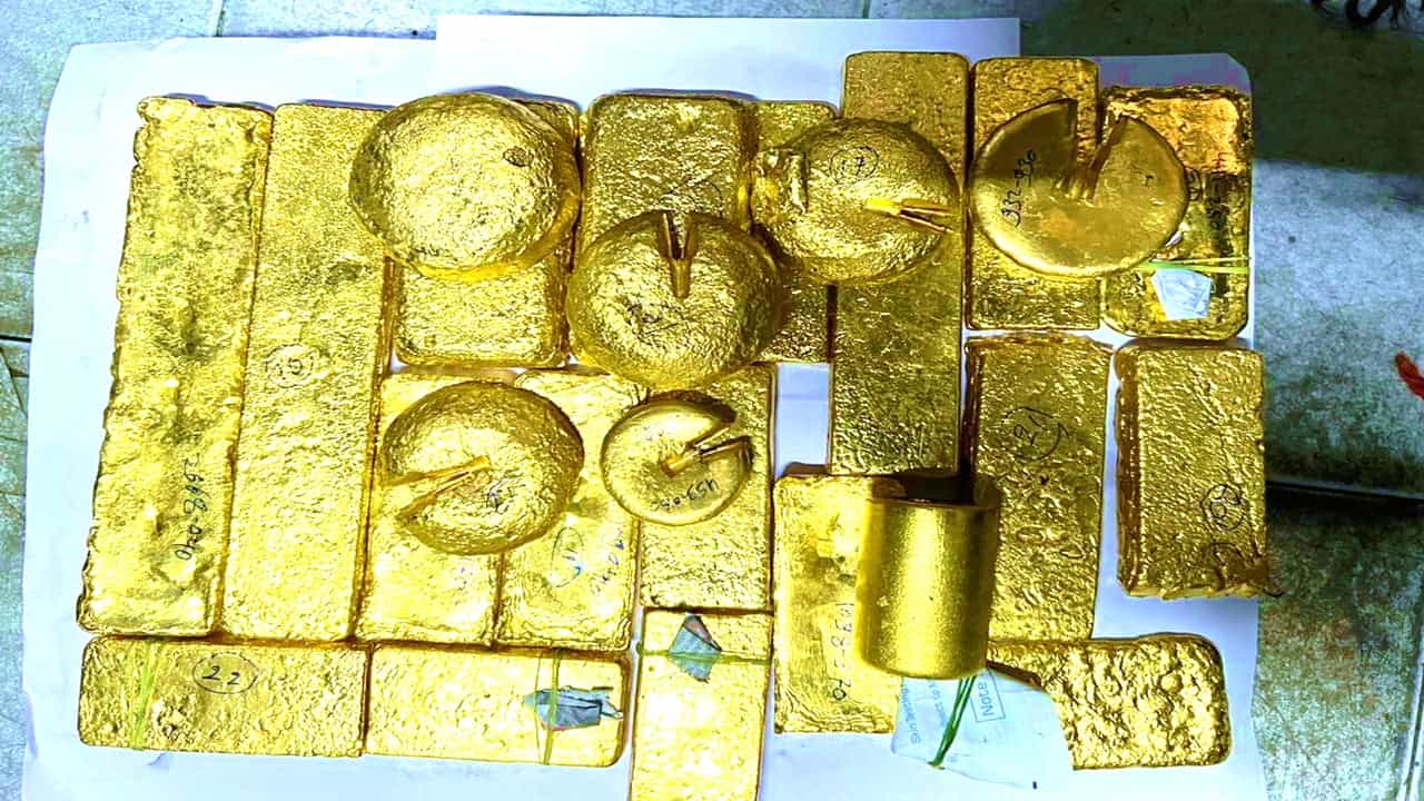 DRI busts Gold Smuggling Syndicate; Recovers 36 kg Gold worth 21 Crore