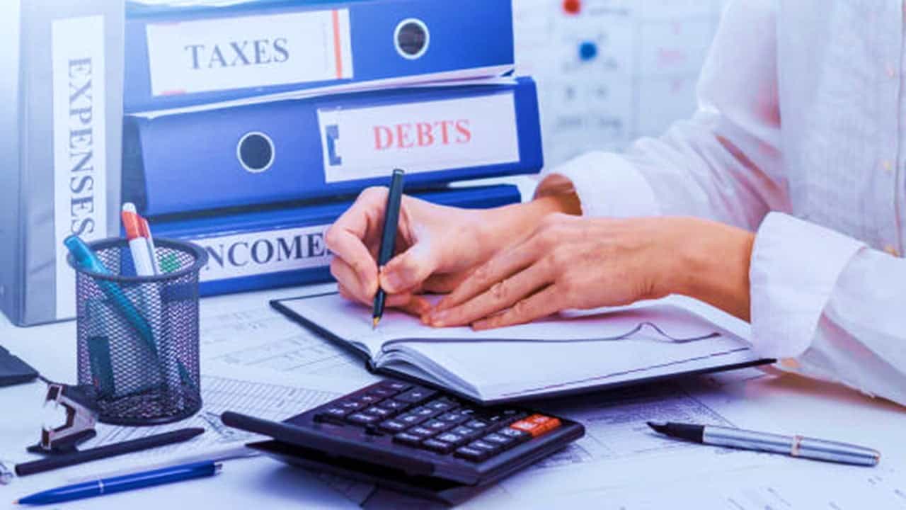 Entire Books of Accounts cannot be rejected due to minor discrepancy: HC