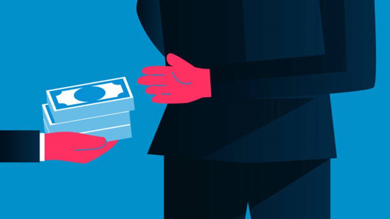 GST Officer and his wife booked for having disproportionate assets: Cash of 42 Lakhs seized