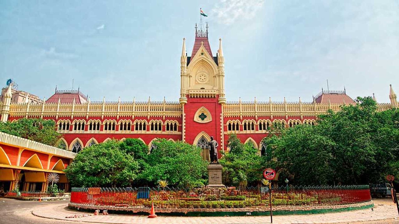 High Court of Calcutta slaps fine on Registrar of Companies