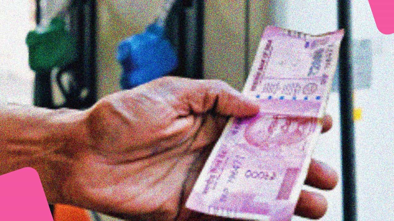 All India Petroleum Dealers Association asks RBI to provide them adequate time to change Rs.2000 notes