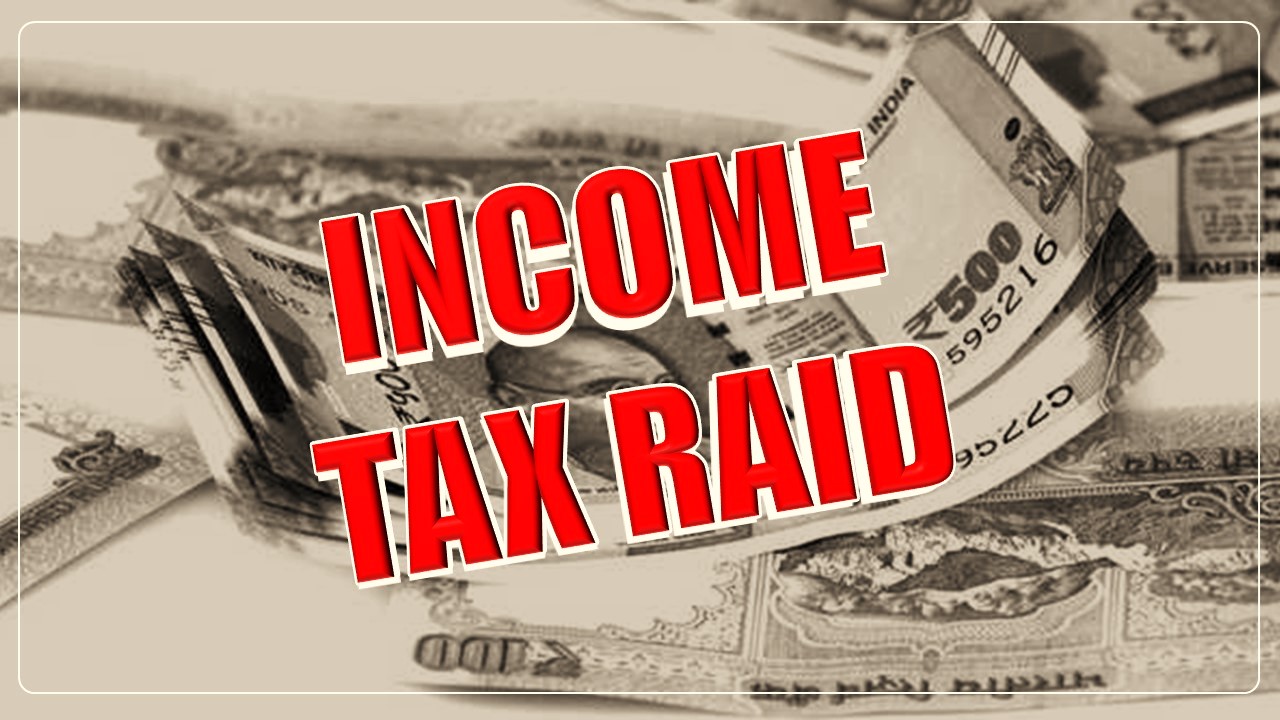 Tax Officials raided 3 Agra Shoe Traders; Seized Cash worth Rs.40 Crores